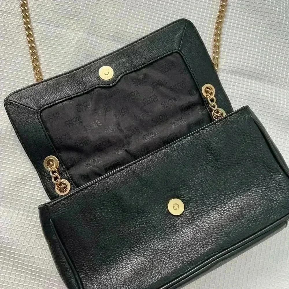 Micheal Kors Black and Gold Purse EUC - Picture 6 of 8